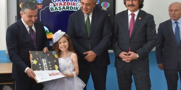 Karadeniz'deki 7 ilde yaklaşık 438 bin öğrenci karne aldı