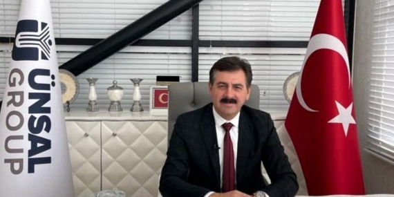 Hava taksiyle köyüne uçtu, tarlaya indi