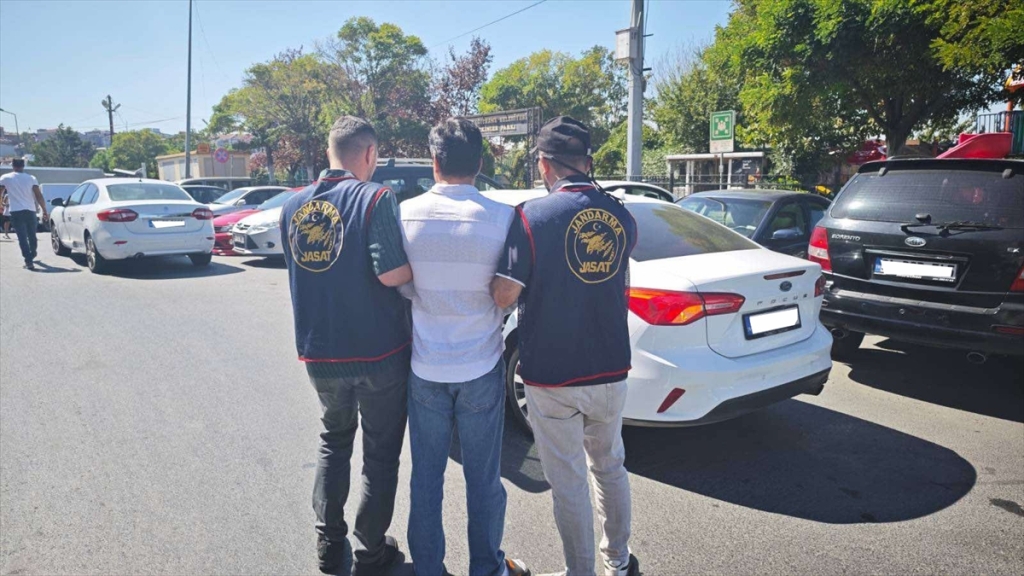 Gümüşhane'de aranan firari hükümlü İstanbul'da yakalandı