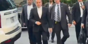 Savaşın gölgesinde kritik ziyaret! Arakçi BM Genel Kurulu için New York'ta