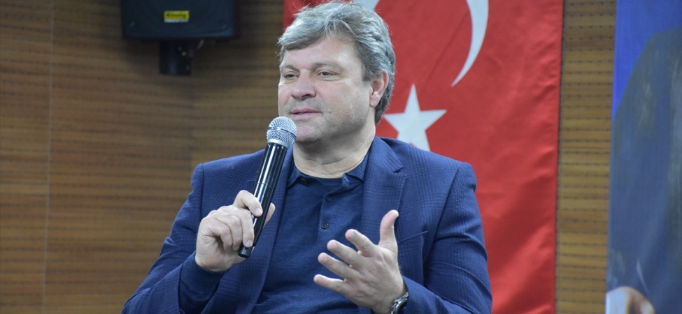 Ertuğrul Sağlam Gümüşhane'de spor lisesi öğrencilerine eğitimin önemini anlattı