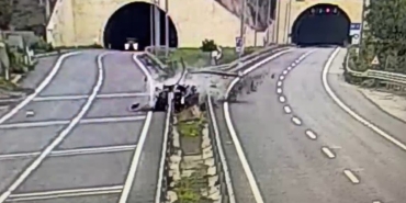 Gümüşhane-Trabzon yolundaki kazada 1 kişi öldü, 1'i ağır 4 yaralı; görüntüler çıktı