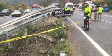 Gümüşhane'de bariyere çarpan otomobilde Gündoğdu Bodur öldü, 1'i çocuk 4 kişi yaralandı