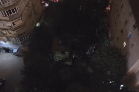 Kadıköy'de 3 katlı ahşap köşkteki yangın itfaiye ekiplerince söndürüldü