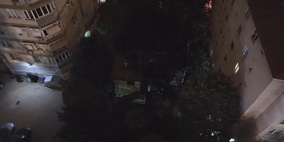 Kadıköy'de 3 katlı ahşap köşkteki yangın itfaiye ekiplerince söndürüldü